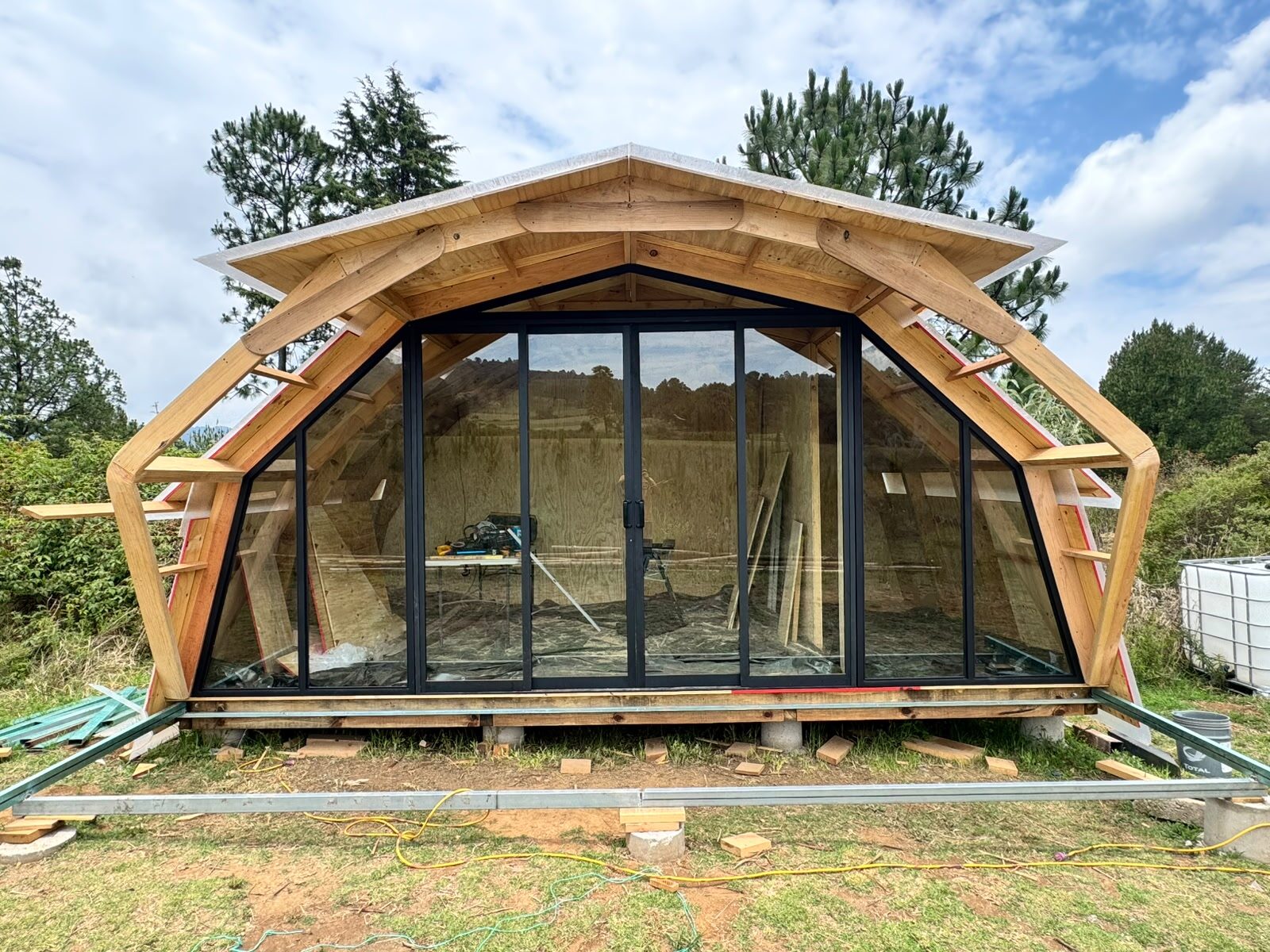 El prototipo real de frente, obra en curso